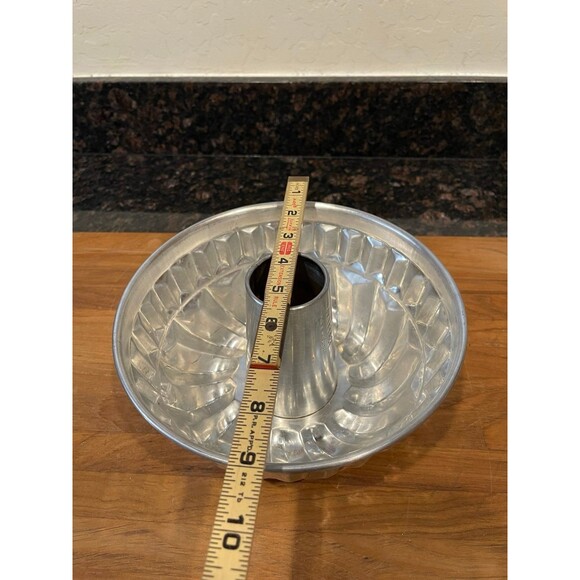 Vintage Kaiser Bundt Pan Jello Mold - Picture 6 of 9
